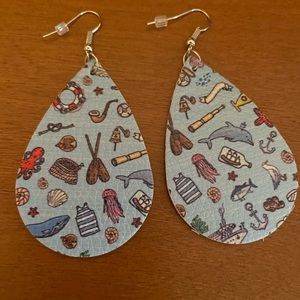 Leather teardrop earrings